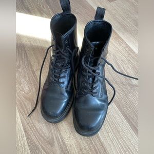 Doc Martens black, size US M 8.